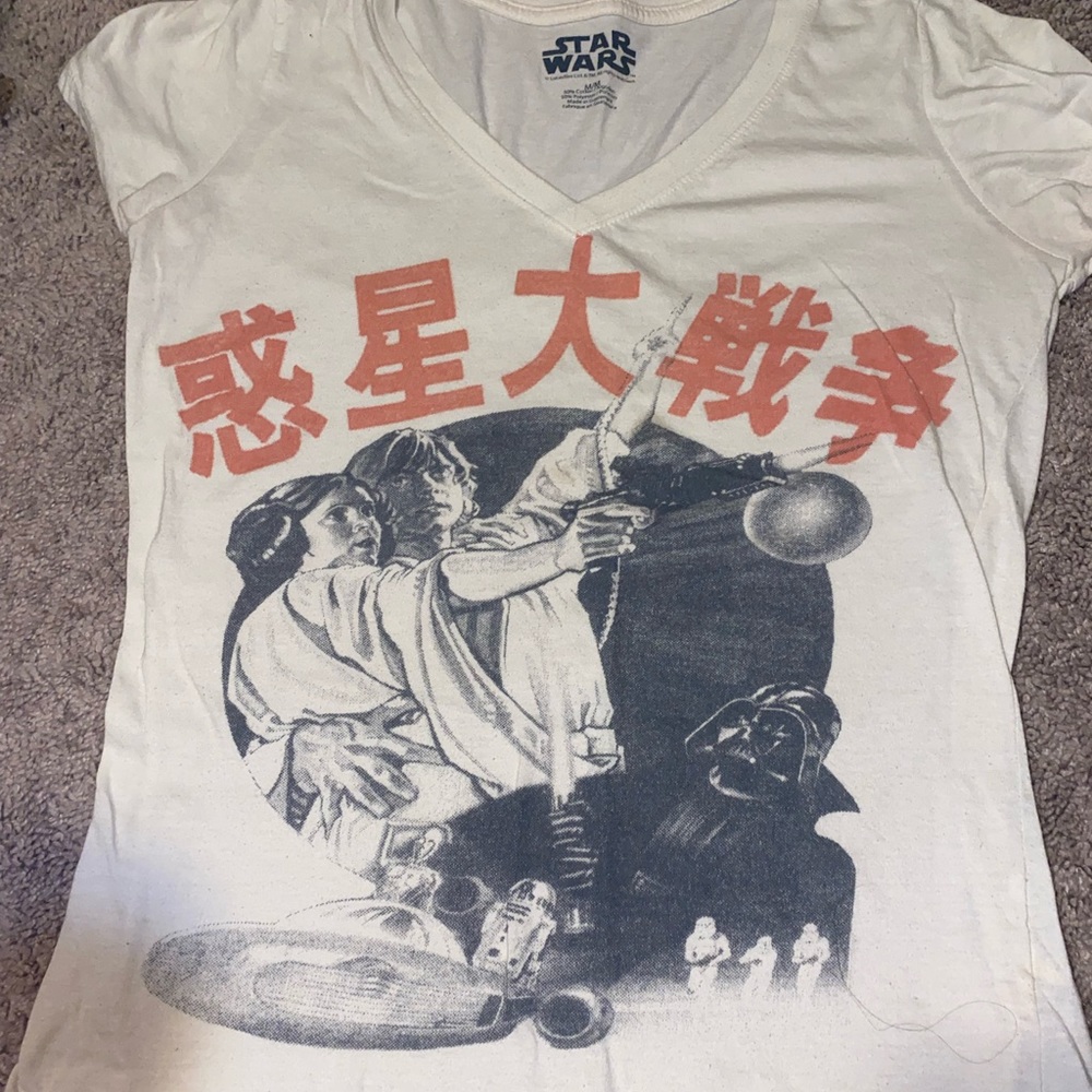 Star Wars white women’s tee.